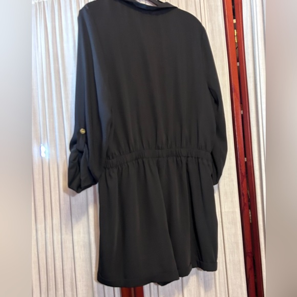 NWT Guess SS Alyssandra Romper - Picture 3 of 4
